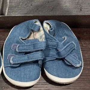 Carter's 3-6 Month shoes